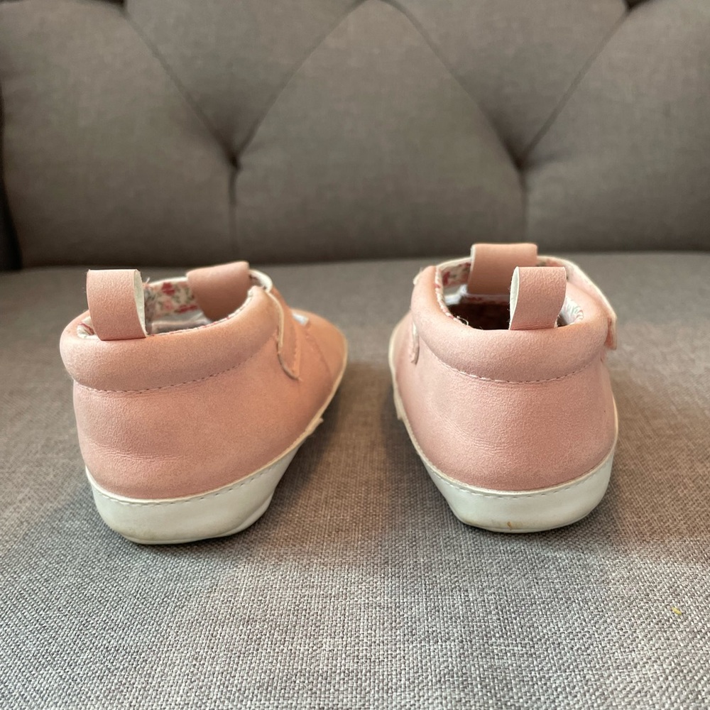 Carter’s Pink Shoes- Size 9-12 Months - Picture 3 of 4